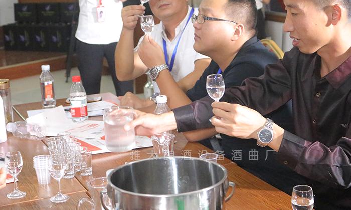 讓客戶體驗調酒的樂趣