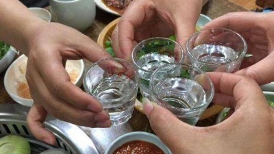 全自動釀酒設(shè)備：過年喝酒的6大理由！句句戳心……
